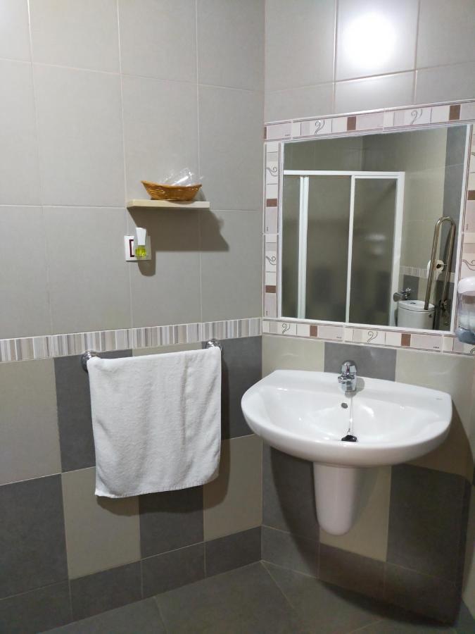 Hostal Banderas Fuensanta de Martos Exterior photo